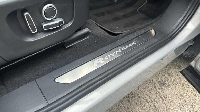 Land Rover Range Rover Evoque 1.5 P300e R-Dynamic SE 5dr Auto Hatchback